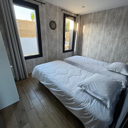 Des Pontons - Cap Ouest * Saint-Côme-de-Fresné